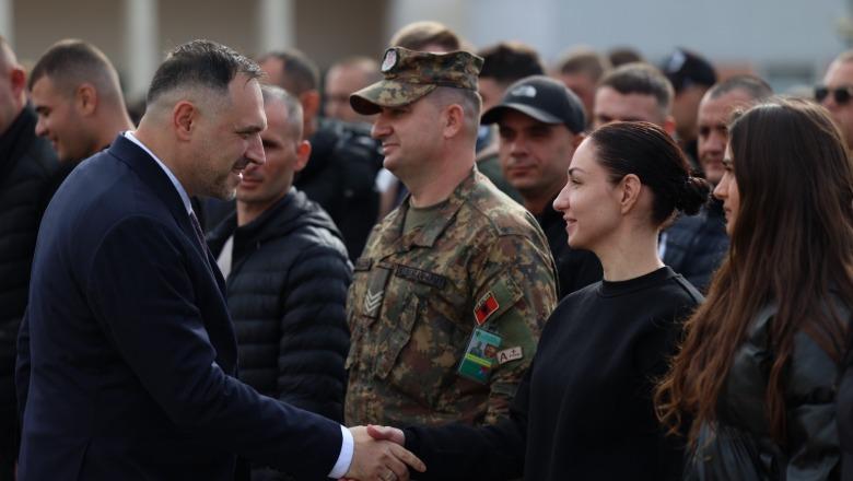 Nisin stërvitjen ushtarake 250 kandidatë për t’iu bashkuar Forcave të Armatosura, mes tyre 28 vajza, Nufi: Krenaria për t’i shërbyer Atdheut do t’ju shoqërojë gjithë jetën