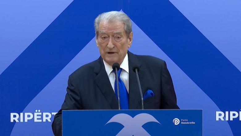 Thoma Gëllçi: Qeveria shtyn shpërblimin për Sali Berishën -Satirë-