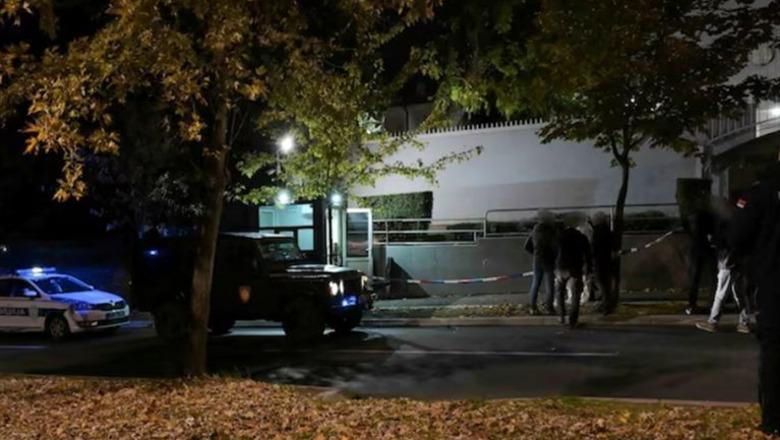 Sulm me thikë pranë ambasadës izraelite në Beograd, sulmuesi thirri “Allahu Akbar” dhe u vra nga polici! Autori një i mitur 