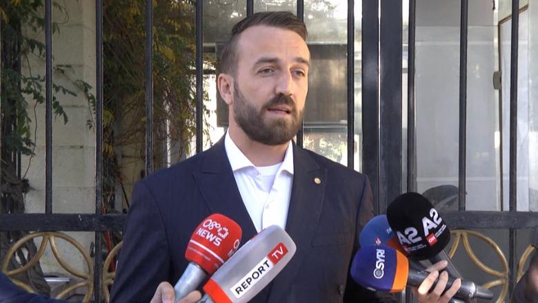 '41 sulme të qëllimshme nga policia ndaj gazetarëve', AGSH kërkon hetime! Myzyraj: 6 punonjës mediash u goditën me plumba gome, Hitaj të japë sqarime!
