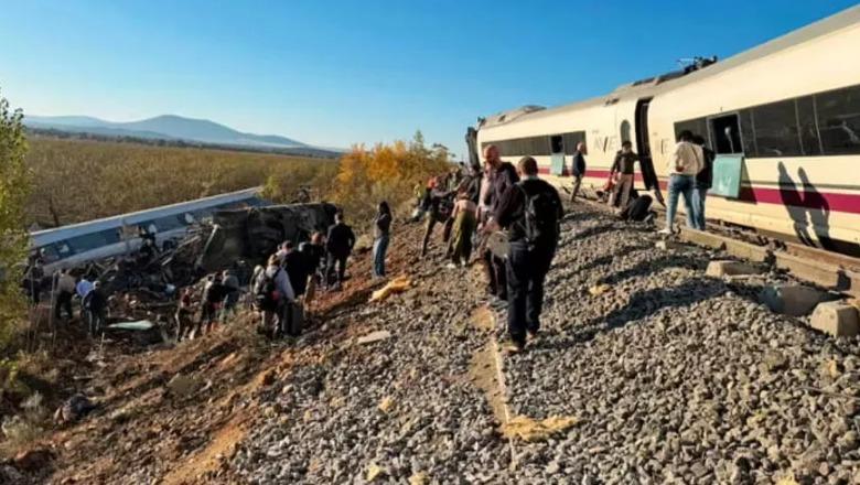 Spanjë/ Përplasen dy trena të shpejtësisë së lartë, 39 persona humbin jetën! Plagosen qindra të tjerë