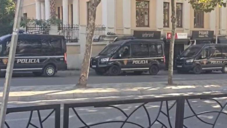 Pas tensioneve dhe përjashtimeve të disa prej deputetëve të PD, mbahet sot në orën 10:00 seanca e radhës plenare (Rendi i ditës)