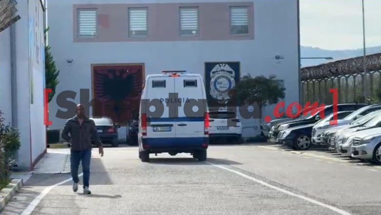 Akuzohet për dosjen ‘AKSHI’/ Pas Veliajt, edhe Ergys Agasi transferohet nga paraburgimi i Bradasheshit drejt Fierit
