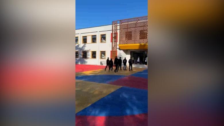 Shkolla 'Sotir Çapo' në Zharrëz të Patosit merr pamje të re! Nga klasat te laboratorët dhe palestra, ja si është transformuar godina