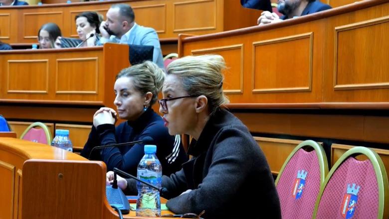 Veliaj në Fier/ Demokratë e socialistë ngrenë alarmin në Këshillin e Tiranës, Teliti: E rrëmbyen dhe e paketuan! Zhulali: Për një status në FB! Valteri: Po mbahet në kushte të rënda