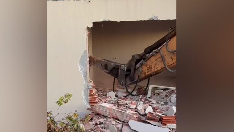 IKMT aksion në Himarë, shemben disa objekte dhe struktura të ndërtuara pa leje