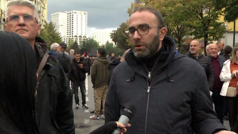 Studentët larguan demokratët nga protesta, Bardhi për Report Tv: Luftën e kemi me Ramën, jo me partitë e vogla